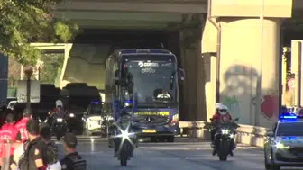 Fenerbahçe, derbi için stada güvenli bir şekilde ulaştı