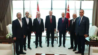 Cumhurbaşkanı Erdoğan, HÜDA PAR Genel Başkanı Zekeriya Yapıcıoğlu ile bir araya geldi