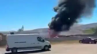Sivas'ta boş tankerde çıkan yangın, gökyüzünü dumanla kapladı
