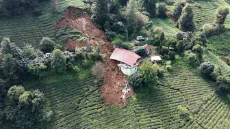 Rize'de heyelan felaketi: Aile pencereden kurtarıldı