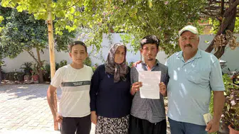 Yıllardır aile gibi büyüttükleri Suriyeli genci kaybetmek istemiyorlar