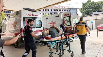 İnegöl'de çatıdan düşen bir adam hastaneye kaldırıldı