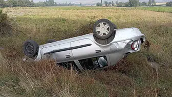 Takla atan otomobilde sürücü yaralandı