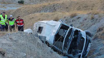 Elazığ'da minibüs kazası: İşçileri taşıyan araç uçuruma düştü