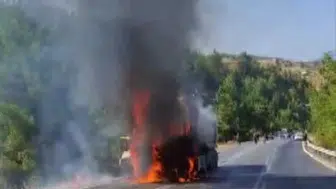 Kahramanmaraş'ta seyir halindeki kamyon alev aldı