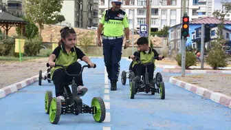 Siirt’te çocuklara trafik güvenliği eğitimi veriliyor
