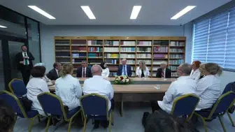 Cumhurbaşkanı Erdoğan, gençlerle eğitim üzerine sohbet etti
