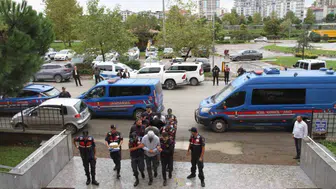 73 yaşındaki adamı kandırarak 17 milyon liralık senet imzalattılar