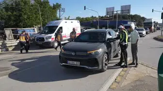 Kastamonu'da hafif ticari araç ve cip çarpıştı: 2 yaralı