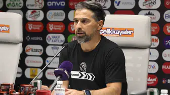 İlhan Palut, Trabzonspor galibiyeti sonrası oyuncularına teşekkür etti