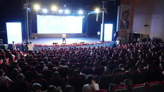 Kahramanmaraş'ta edebiyat rüzgarı: Türkiye şiir okuma yarışması düzenlendi