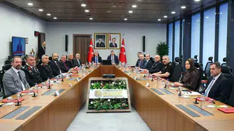 Ardahan valisi ömer hilmi yamlı yurt güvenliği toplantısında önemli görüşmelerde bulundu