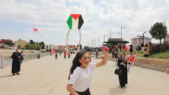 Ağrı'da bin öğrenci gökyüzüne uçurtma bırakarak Gazze'deki çocuklar için barış mesajı verdi