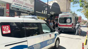 Alkollü şahıs kendini bıçakla yaraladı: Hastanede tedavi altına alındı