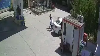 Çankırı'da hayat kurtaran polis memurlarına vali tarafından başarı belgesi verildi