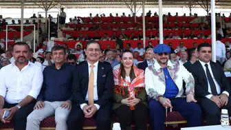 Elmalı güreşlerinde dostluğun zaferi: Pehlivanlar bir araya geldi