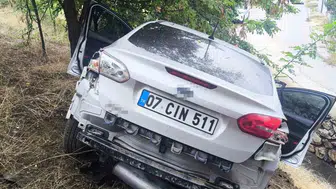 Bilecik’te şarampole uçan otomobilde 4 kişi yaralandı