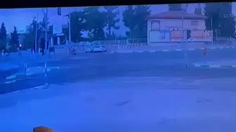 14 yaşındaki motosiklet sürücüsü hayatını kaybetti: feci kaza güvenlik kamerasında