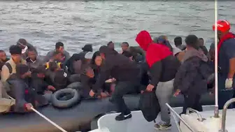 Didim’de 60 düzensiz göçmen lastik botla yakalandı