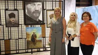 Büyüklerin tiyatro oyunu duygu dolu anlar yaşattı