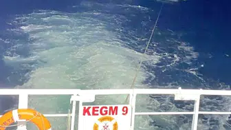 Çanakkale Boğazı’nda sürüklenen tekne kurtarıldı, 3 kişi güvenli alanda