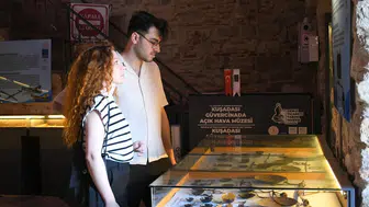 Kuşadası’nda deniz ticaret tarihi sergisi yoğun ilgiyle karşılandı