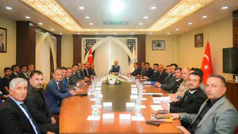 Hakkâri'de sahipsiz hayvanların korunması için kritik adımlar masaya yatırıldı