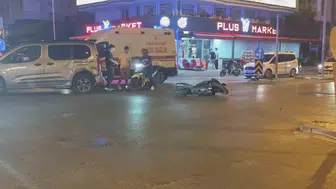 Manavgat'ta motosiklet ile hafif ticari araç çarpıştı: Bir yaralı