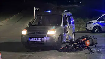Çorum'da kaza: otomobil ve motosiklet çarpıştı, 3 kişi yaralandı