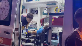 Kalabalık grupta tartışma silahlı kavgaya dönüştü, iki genç yaralandı