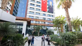 Yaşar Üniversitesi sürdürülebilir kampüs anlayışıyla altın sertifika aldı