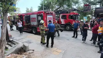 Avcılar’da 5 katlı binada elektrik trafosunda yangın çıktı