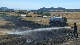 Tunceli'de köylüler ve ekipler yangını büyümeden kontrol altına aldı