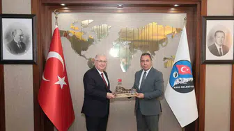 Bakan Güler, Kars Valiliğini ve Belediyesini ziyaret etti
