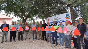 Kilis'te traktör sürücülerine güvenli tarım eğitimi verildi