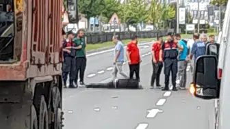 Yolun karşısına geçmeye çalışan yaşlı adam otomobilin çarpması sonucu hayatını kaybetti