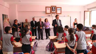Tunceli'de öğrenciler için 500 kırtasiye paketi dağıtıldı