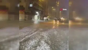 Mekke'de fırtına ve sağanak yağış, ibadetler devam etti