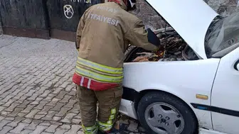 İskenderun'da otomobil yangını hızlı müdahale ile söndürüldü