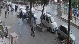 Kayseri’de tramvay durağına çarpan otomobilde 1 kişi yaralandı