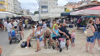 Manavgat pazarındaki turist yoğunluğu esnafı sevindirdi