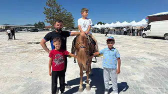 Tavşanlı'da rahvan at yarışları: Geleneksel sporun heyecanı coşku dolu bir etkinlikte yaşandı
