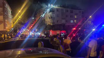 Ankara'da çatıda çıkan yangın kısa sürede kontrol altına alındı