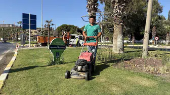 Kuşadası’nda ana arterlerde peyzaj ve temizlik çalışmaları devam ediyor