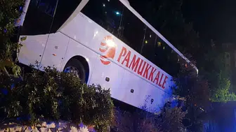 Manisa'da otobüs kazasında 18 kişi yaralandı
