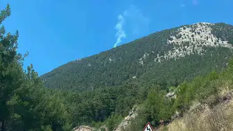 Fethiye’de çıkan orman yangınına havadan müdahale sürüyor