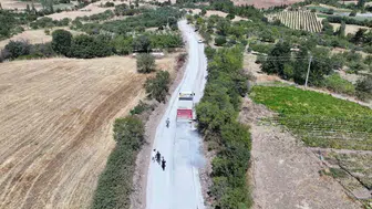 Manisa'da 27 yıl sonra asfaltlanan yol, ulaşımı kolaylaştırıyor
