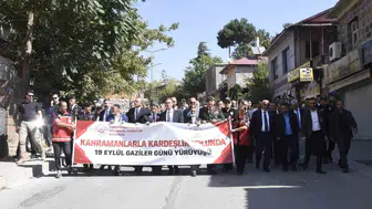 Bitlis'te gaziler günü yürüyüşü kardeşlik mesajlarıyla gerçekleştirildi