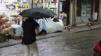 Aydın'da akşam saatlerinde sağanak yağış etkili oldu