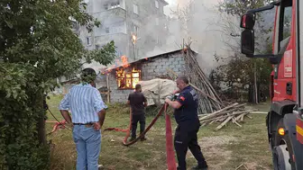 Muş'ta müstakil evde çıkan yangın itfaiye tarafından söndürüldü